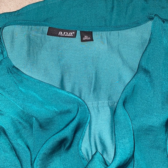 Long sleeve plunge blouse - Picture 6 of 7